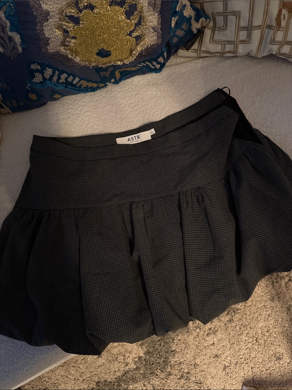 ASTR Charcoal Ruffle-Hem Skort - Picture 3 of 3